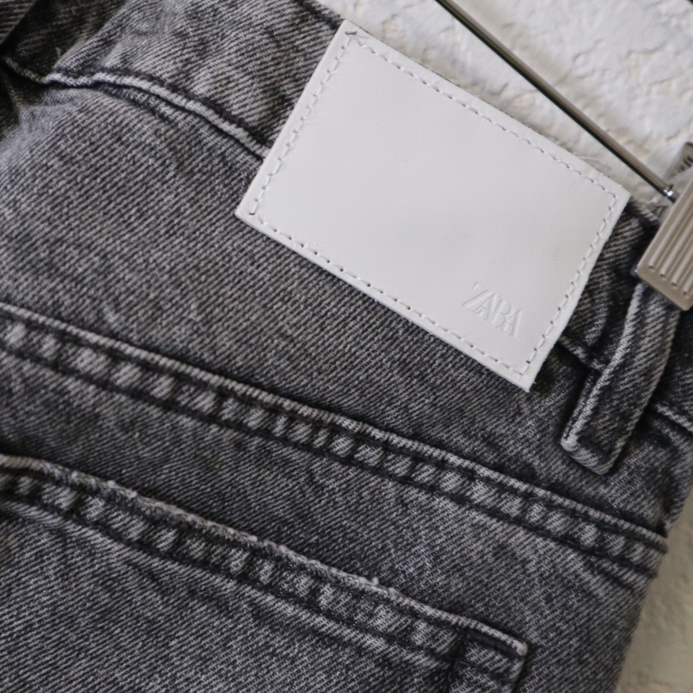 Relaxed Fit Denim - Picture 5 of 5